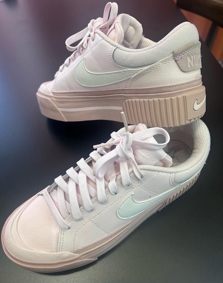 Кроссовки Nike на платформе