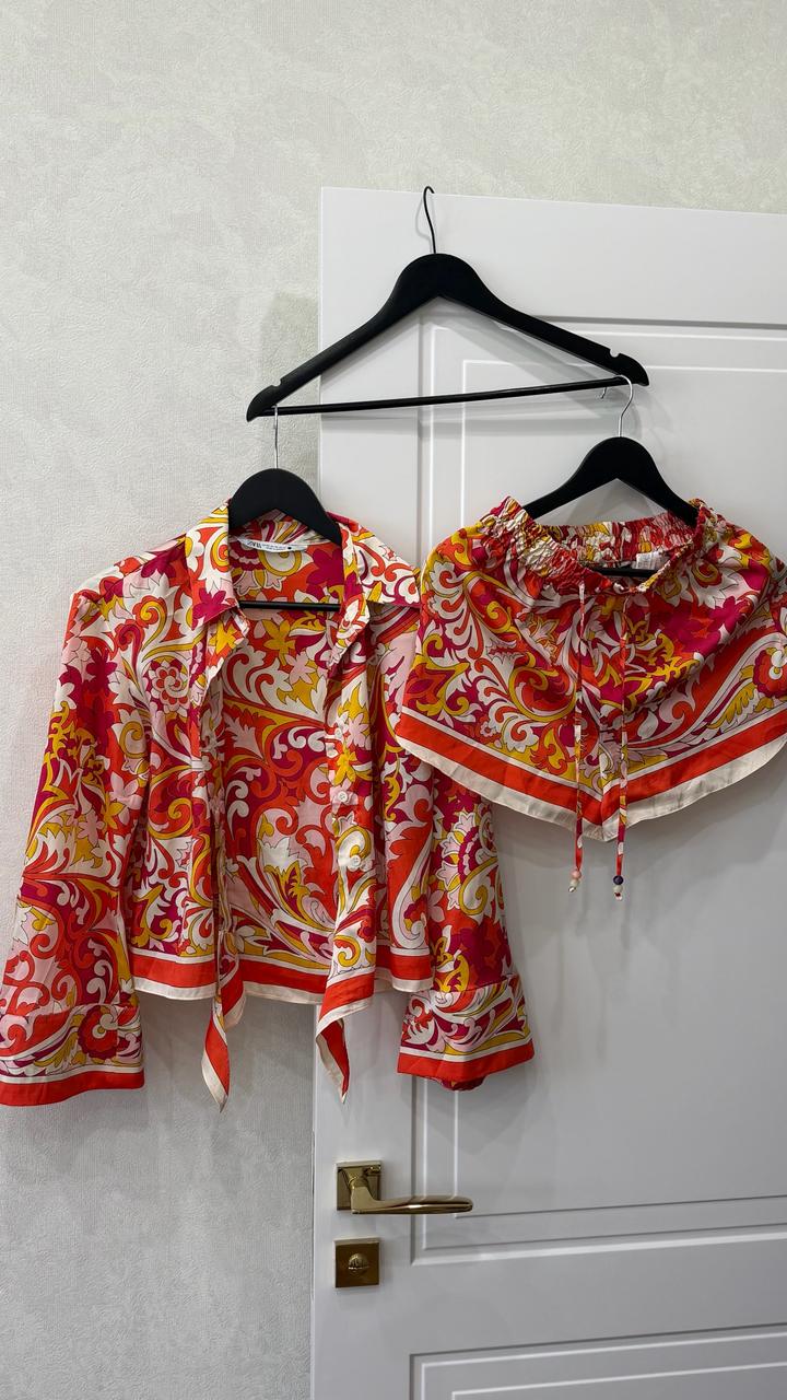 Zara Блуза с принтом пейсли, укороченная, с завязками спереди