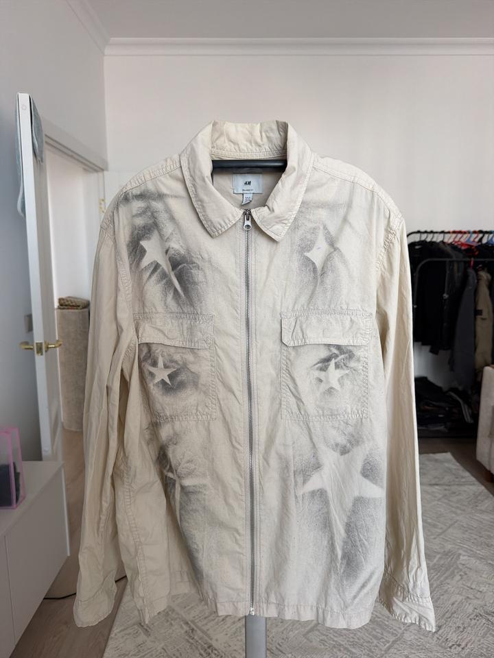 Ветровка H&M со звездами