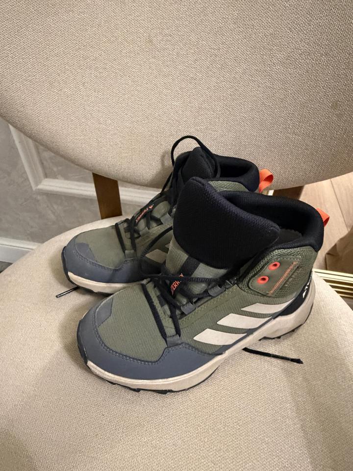 Детские ботинки adidas Terrex