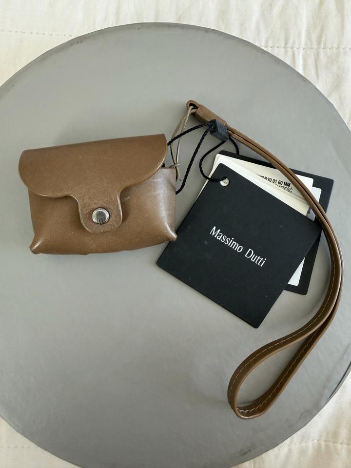 Massimo Dutti Кейс для AirPods