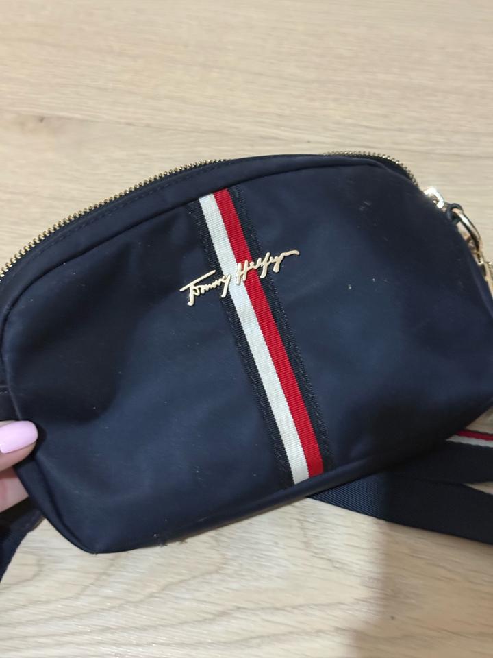 Сумка Tommy Hilfiger