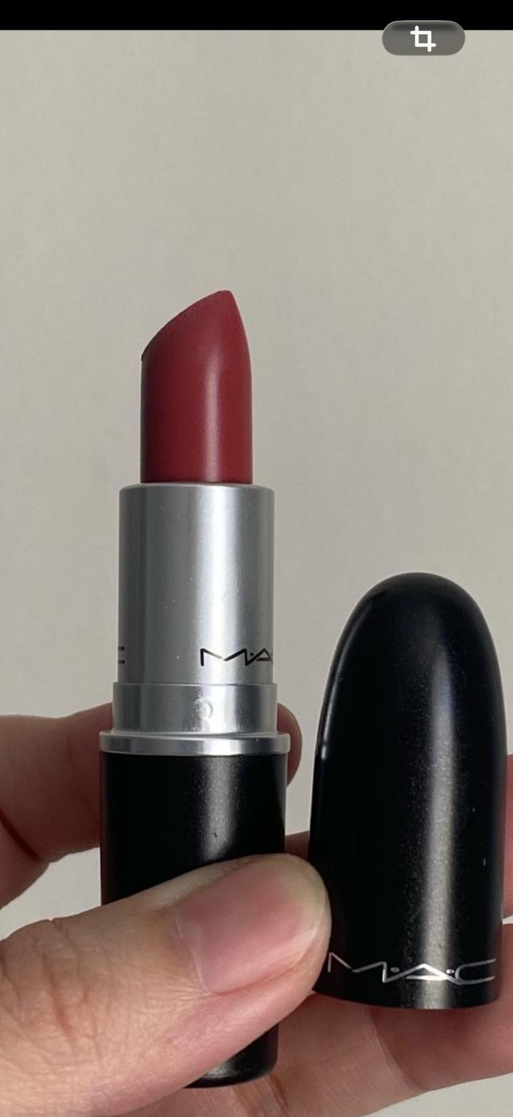 MAC Cosmetics помада красная