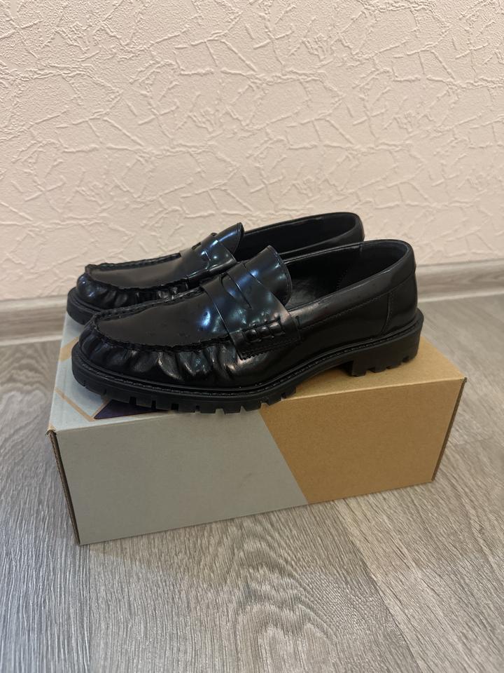 Zara Женские лоферы