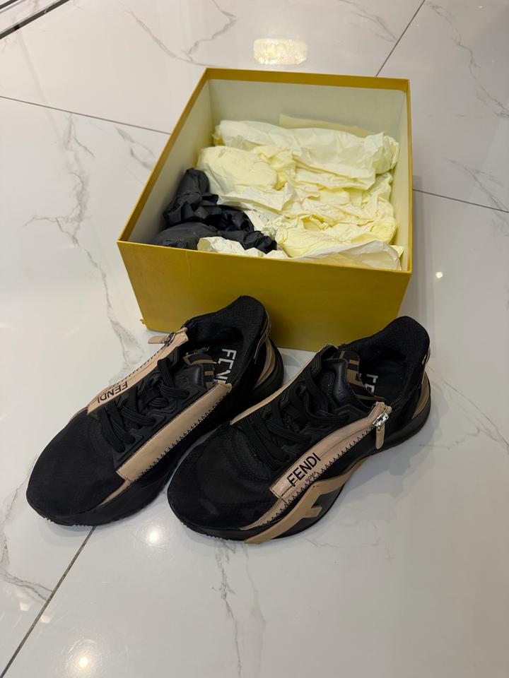 Кроссовки Fendi