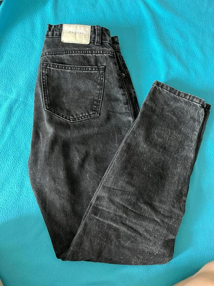 Джинсы bershka