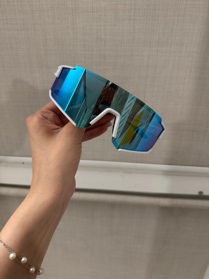Нет бренда