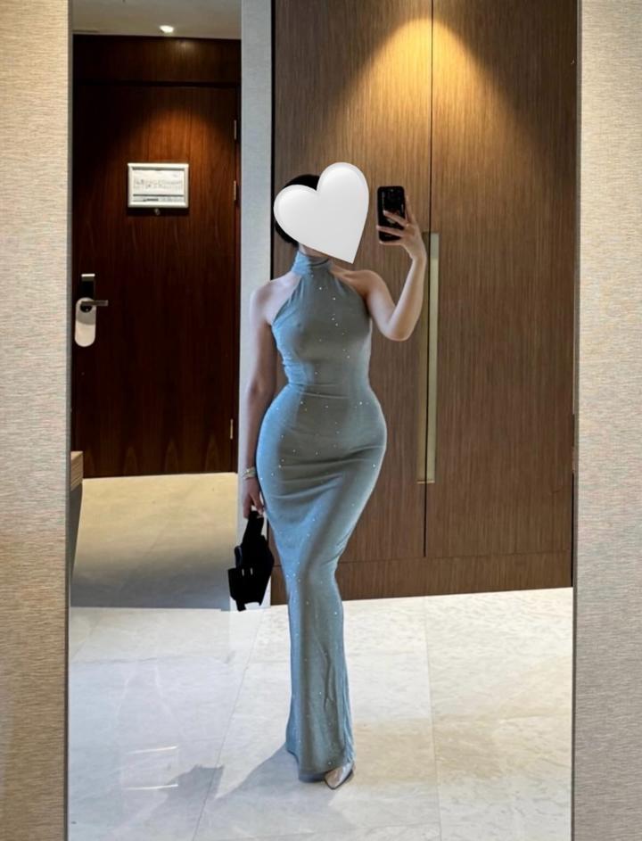 Alisha Atelier Вечернее платье макси с открытыми плечами