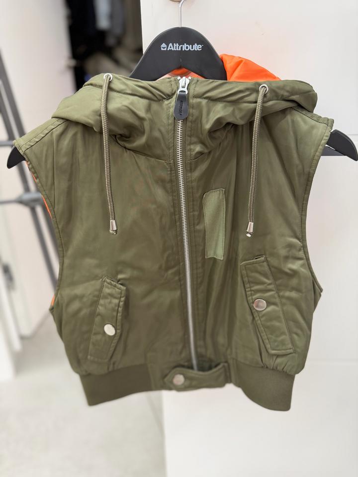 Жилетка ZARA