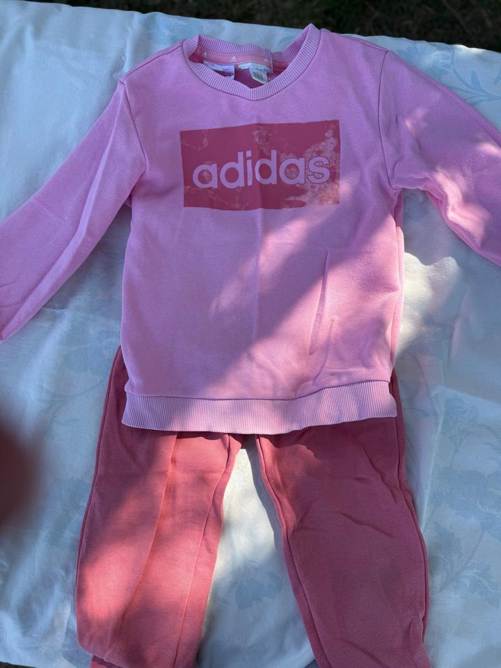 Спортивный костюм adidas