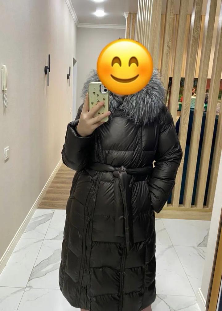Max Mara Женский стеганый пуховик с меховым воротником