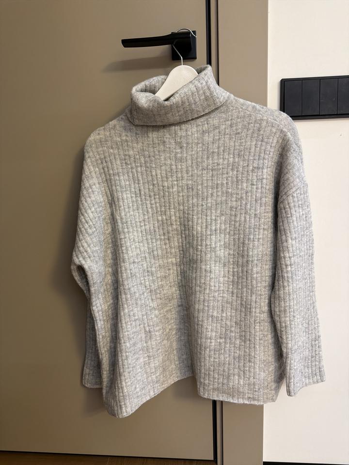 Свитер Альпака Massimo Dutti