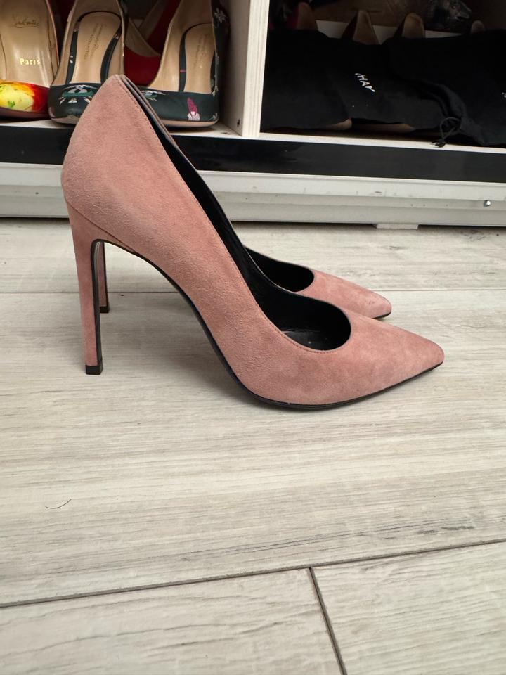 Yves Saint Laurent
