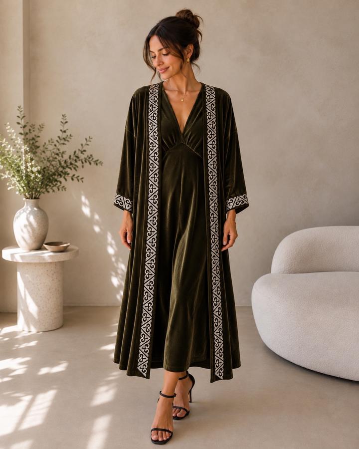Zara Бархатное платье с накидкой