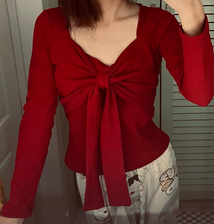Стильный красный лонгслив / кофта с бантом xs/s