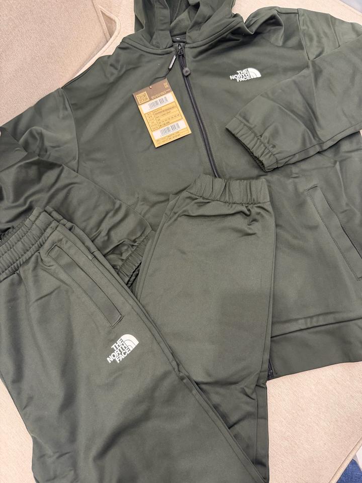 Спортивный костюм The North Face