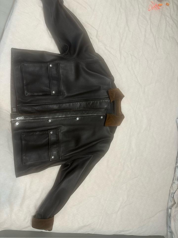Кожаная куртка Massimo Dutti