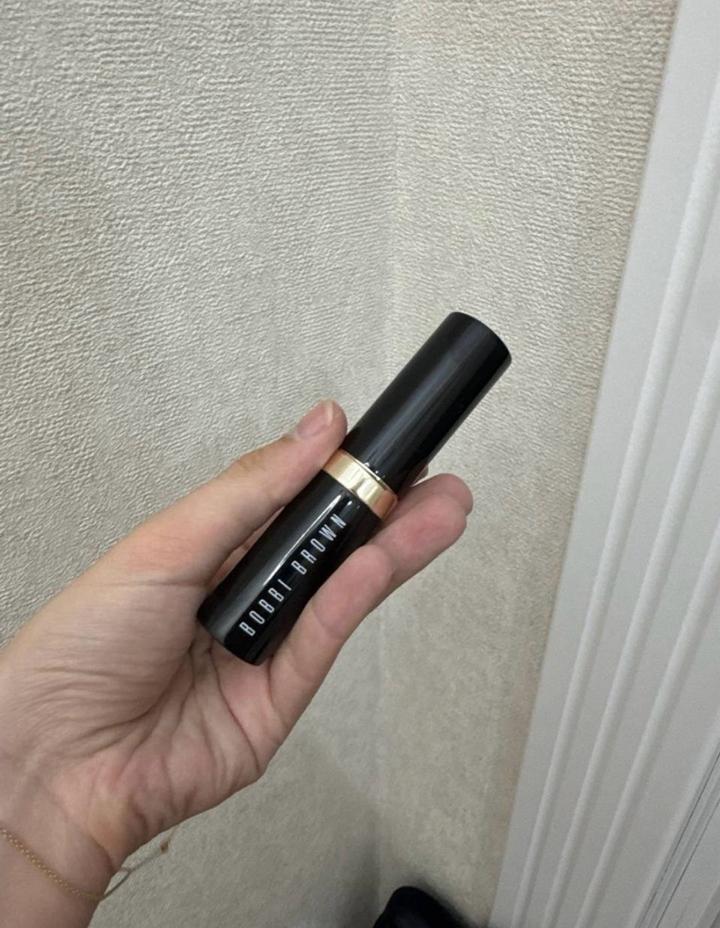 Bobbi Brown