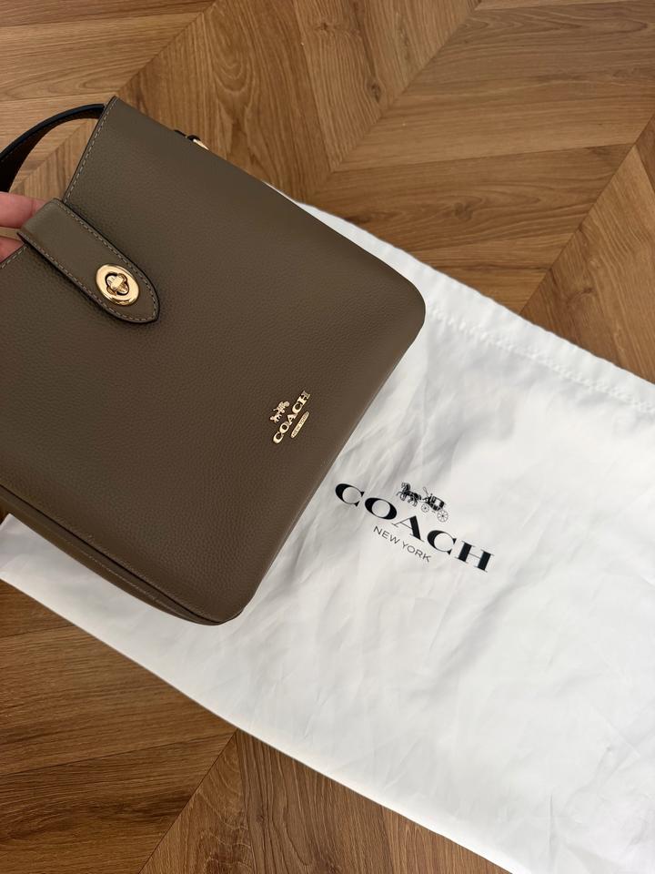 Coach