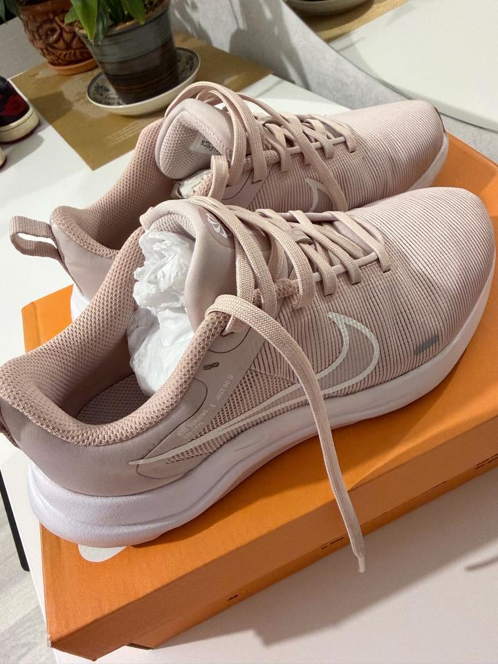 Женские кроссовки Nike