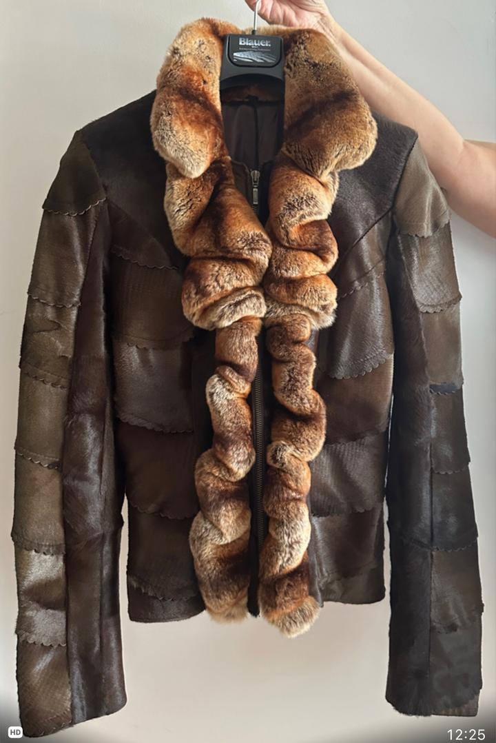Blauer Куртка кожаная с меховым воротником из шиншиллы