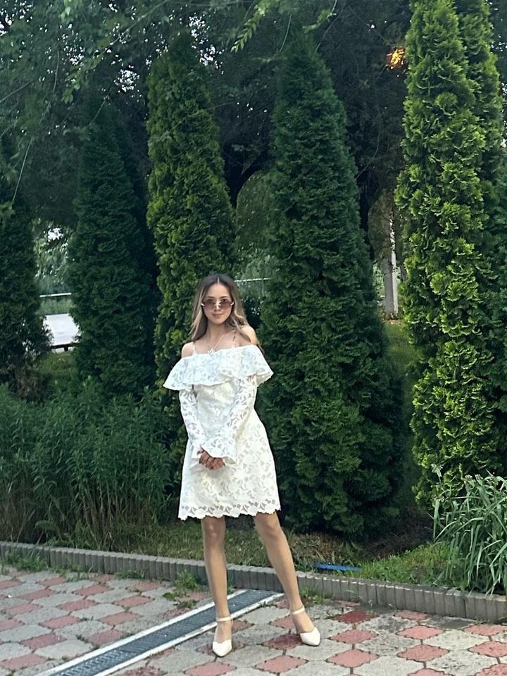 Платье вечернее кружевное белое