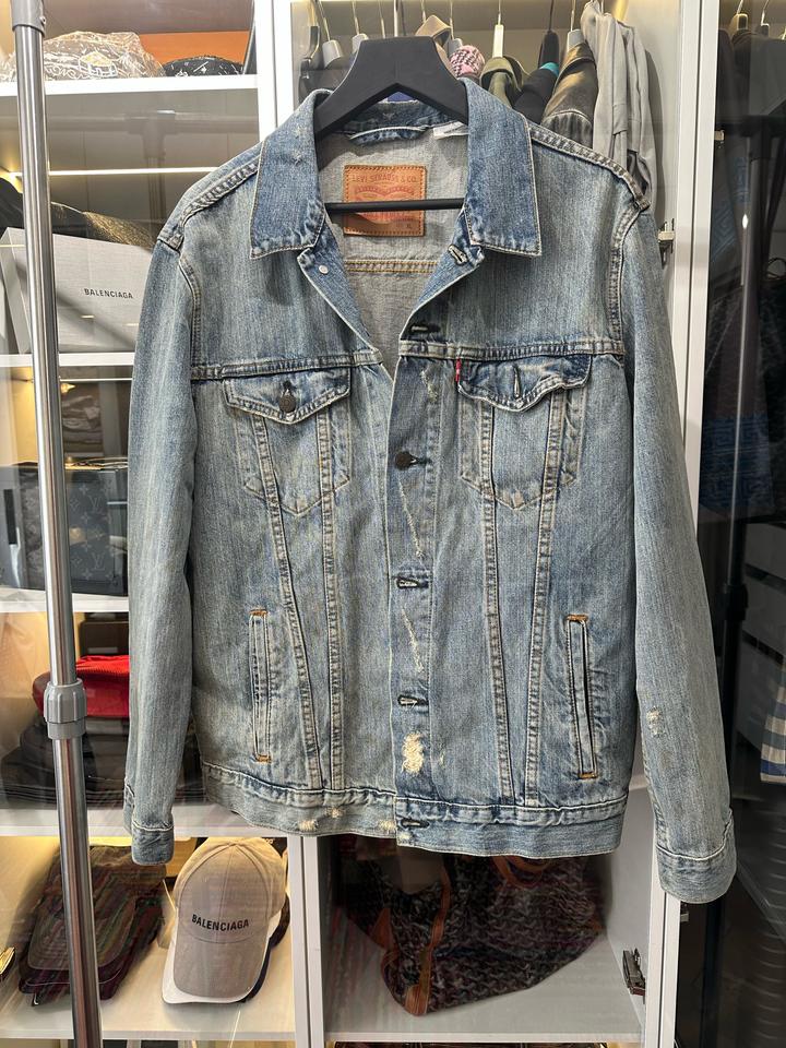 Levi Strauss & Co