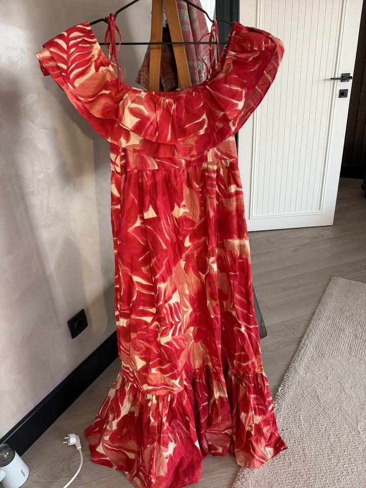 Летнее платье Zara с открытыми плечами