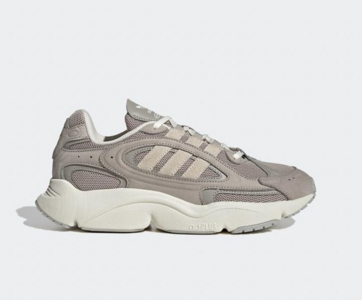 Кроссовки adidas