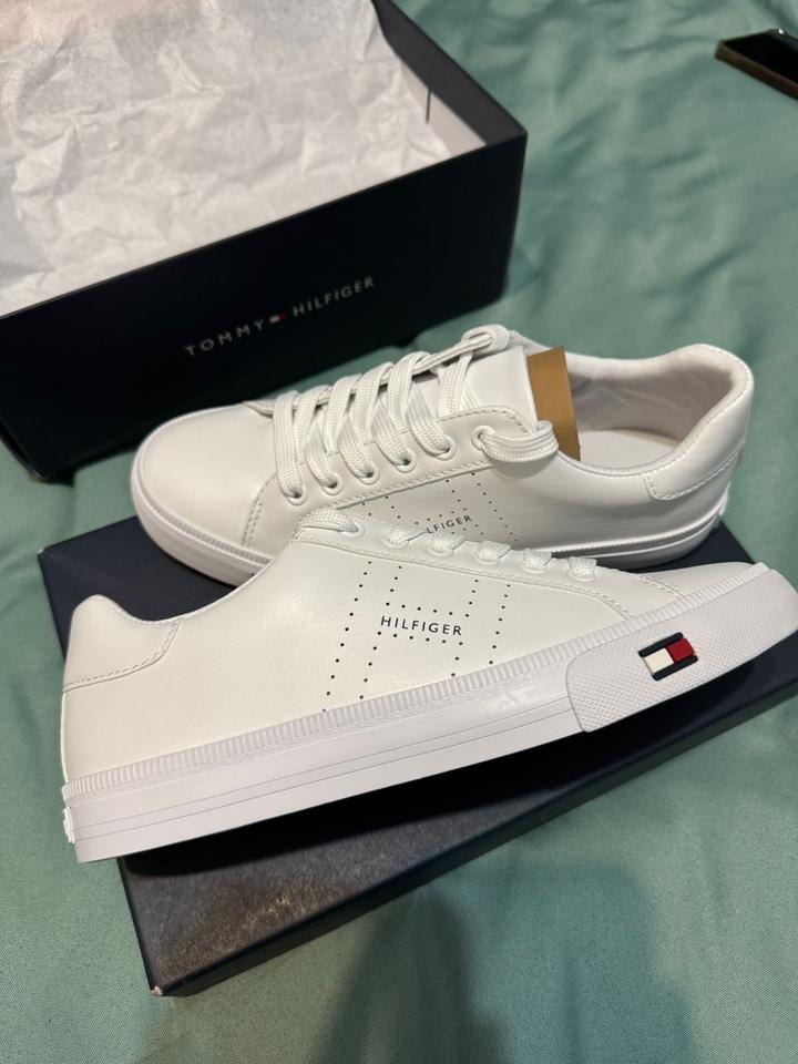 Tommy Hilfiger