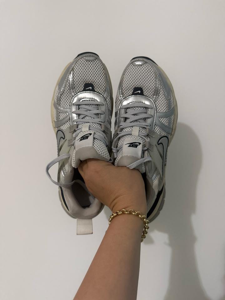 Кроссовки Nike V2K RUN