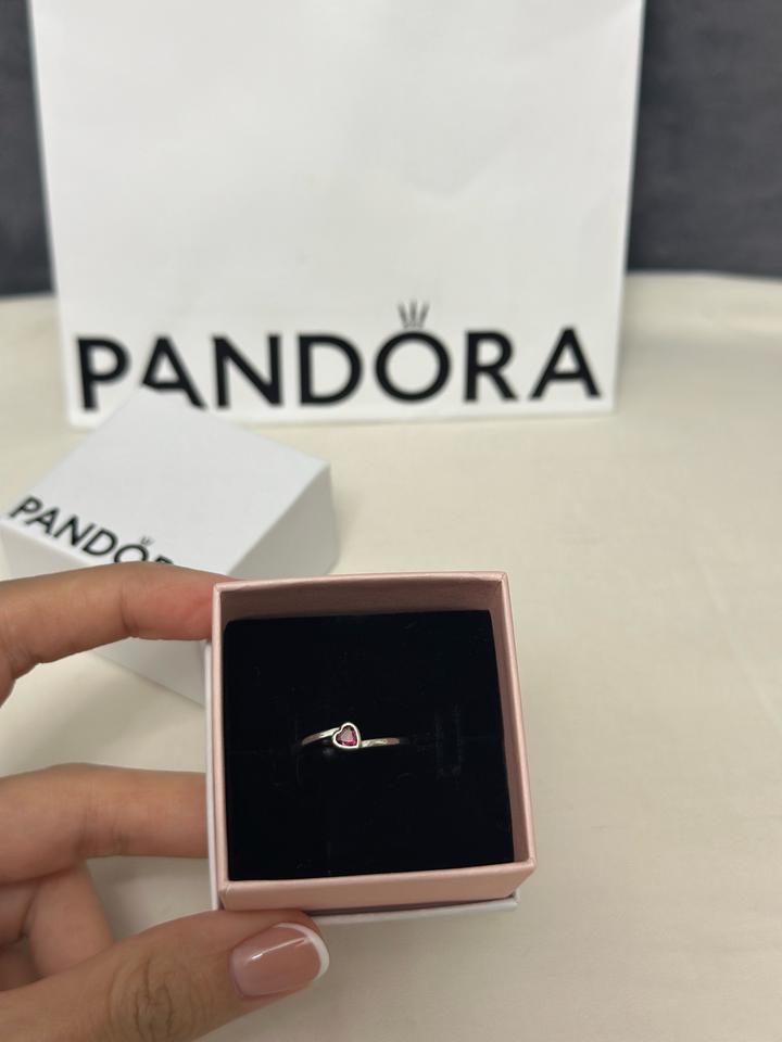 Кольцо Pandora с розовым сердцем