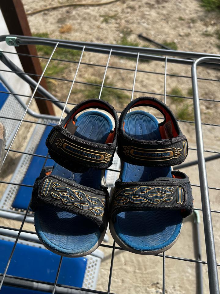 Skechers