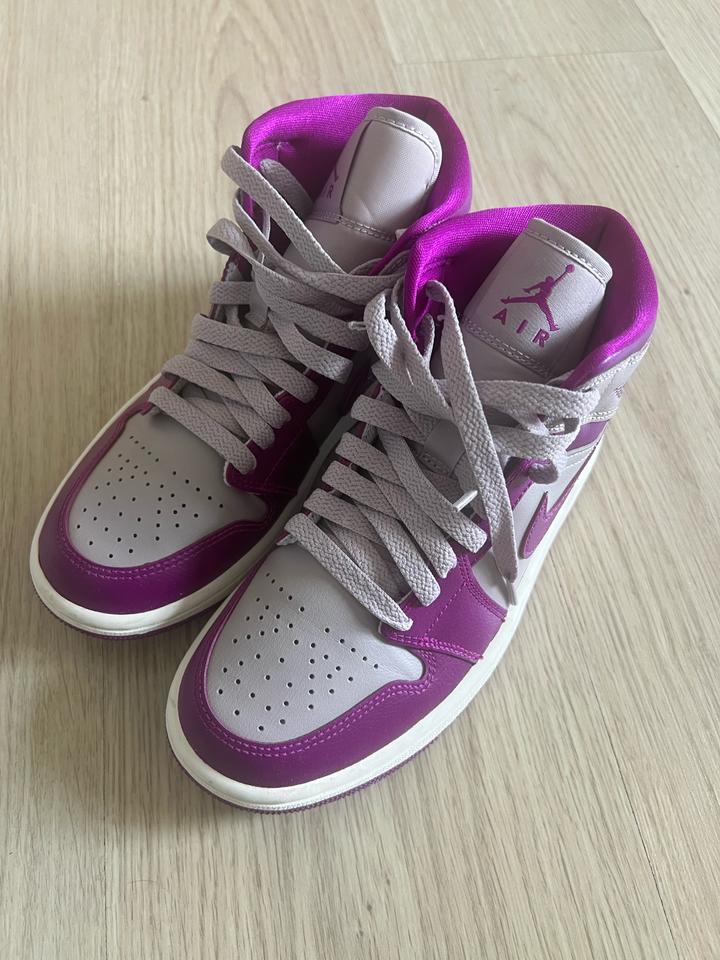 Nike
