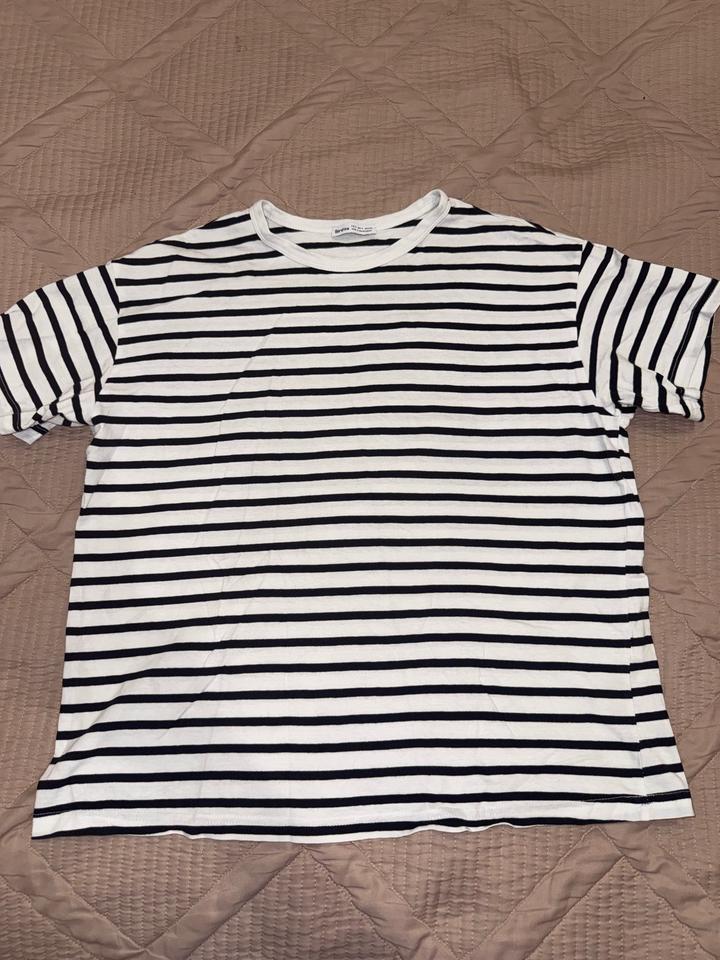 Футболка Bershka
