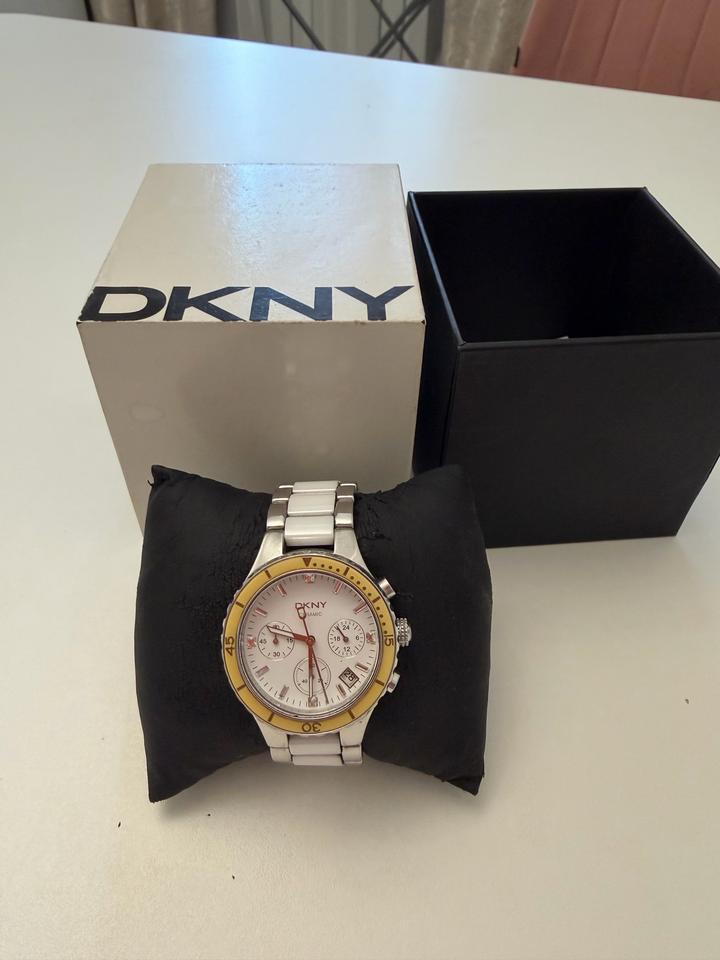 DKNY