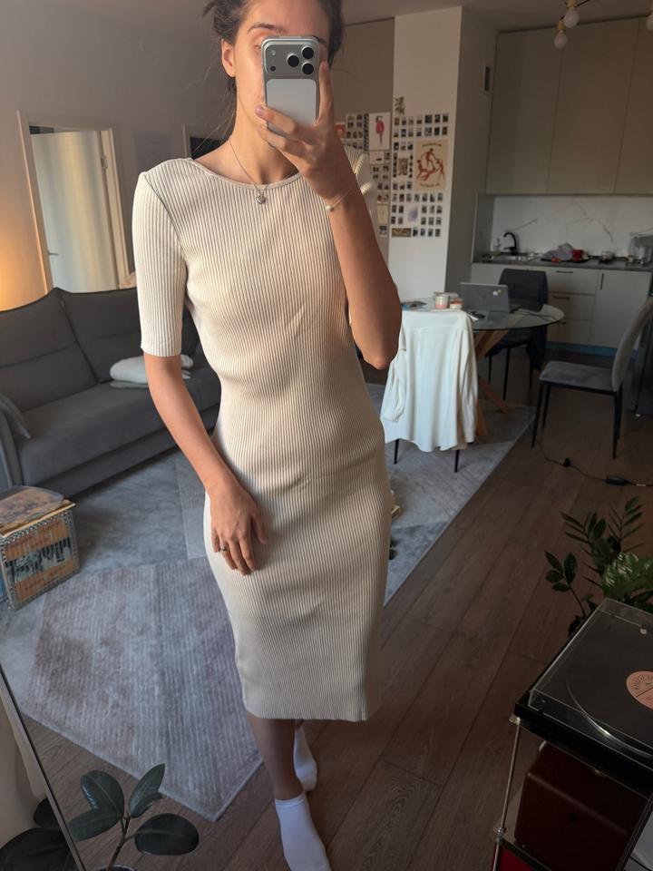 Платье в рубчик H&M
