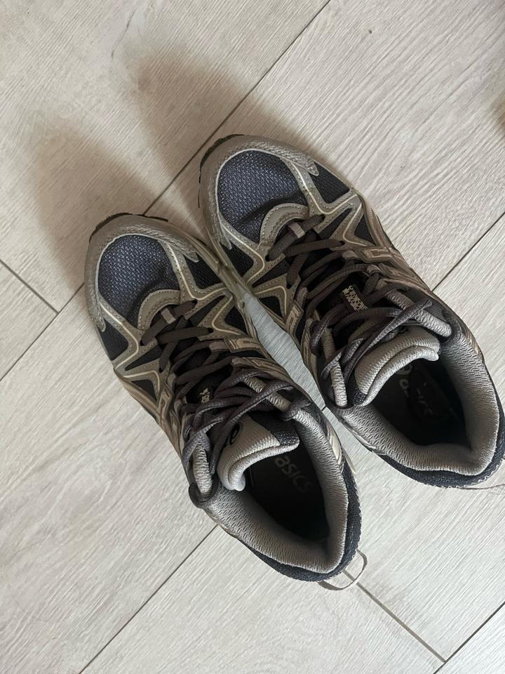 ASICS