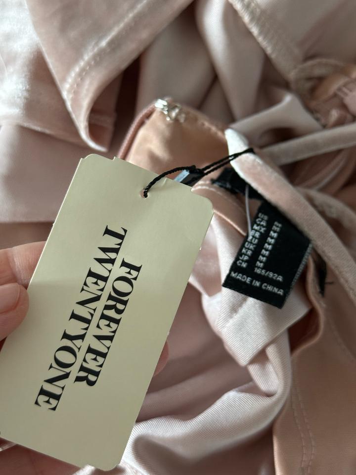 Платье Forever 21