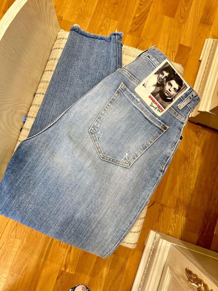 DSQUARED