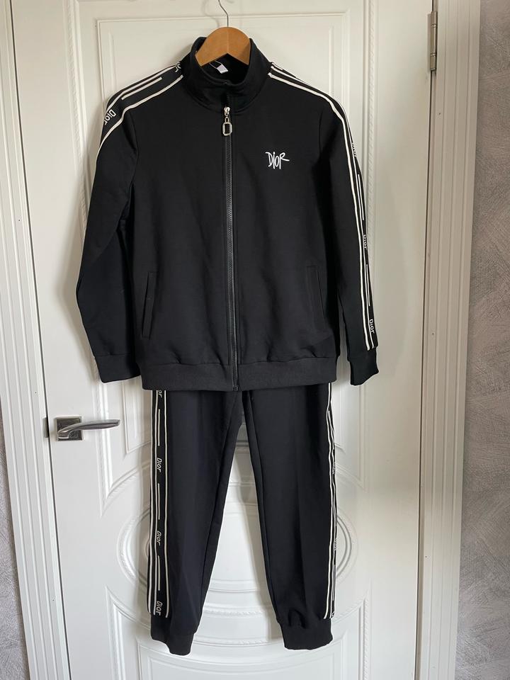 Новый спорт костюм XL
