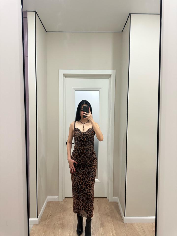 Zara Платье миди с леопардовым принтом