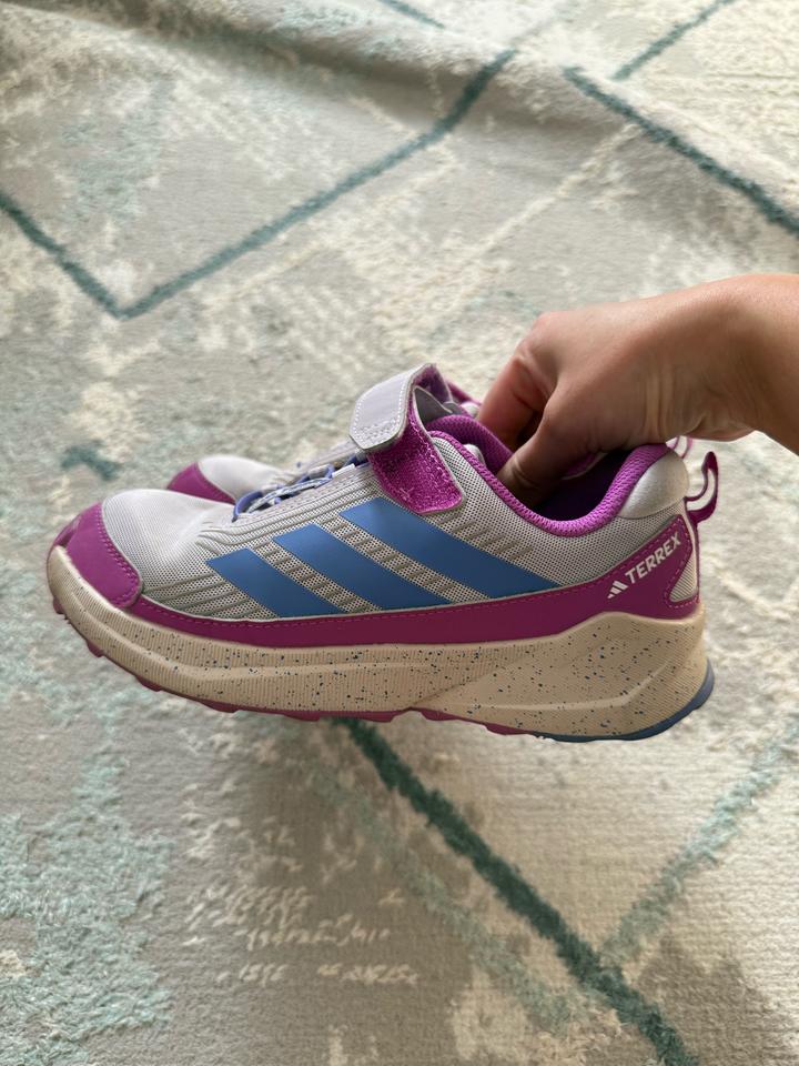 Кроссовки adidas 35 размер