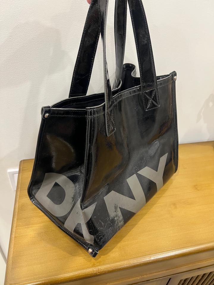 DKNY