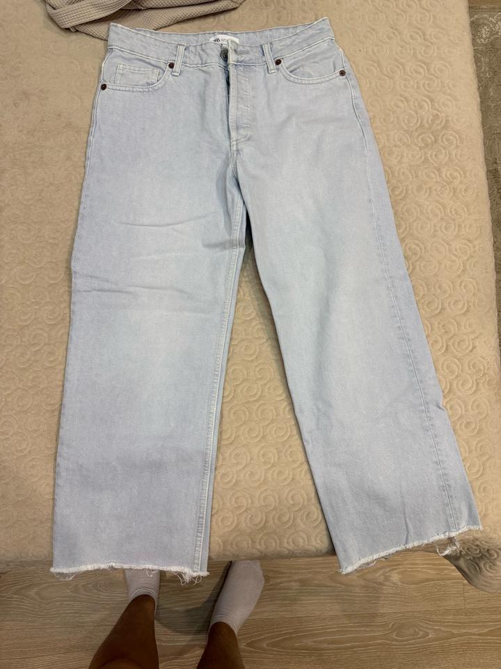 Джинсы Zara