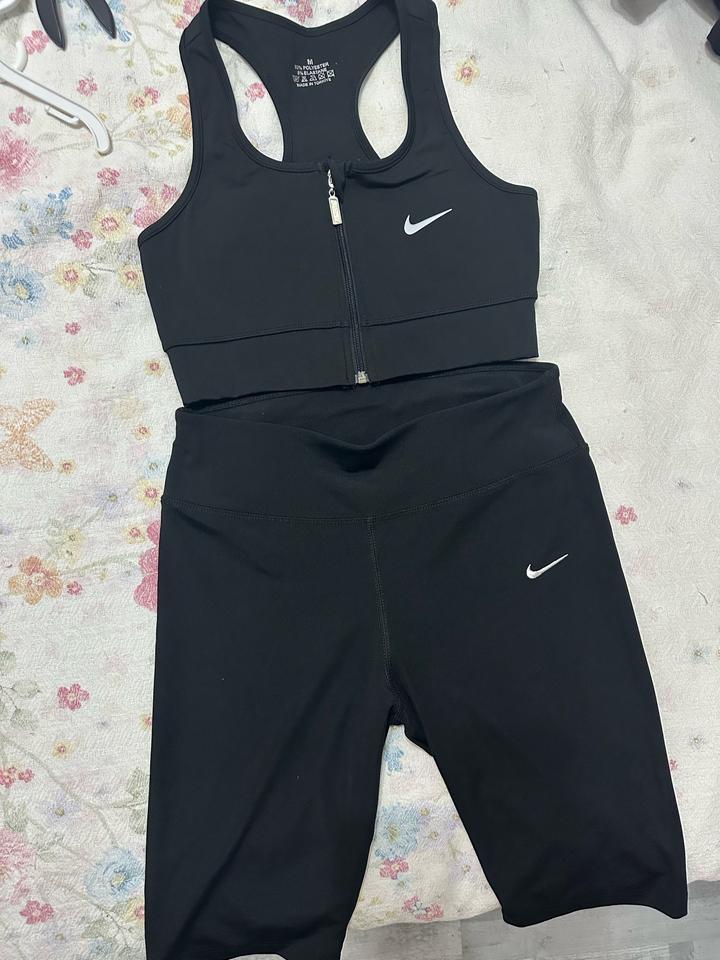 Спортивный костюм Nike