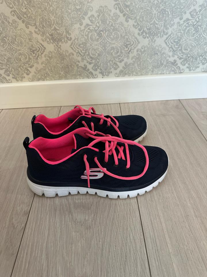 Skechers
