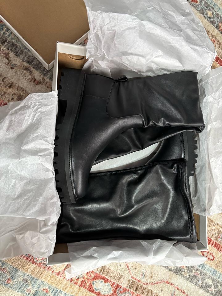 Сапоги-ботфорты Charles & Keith