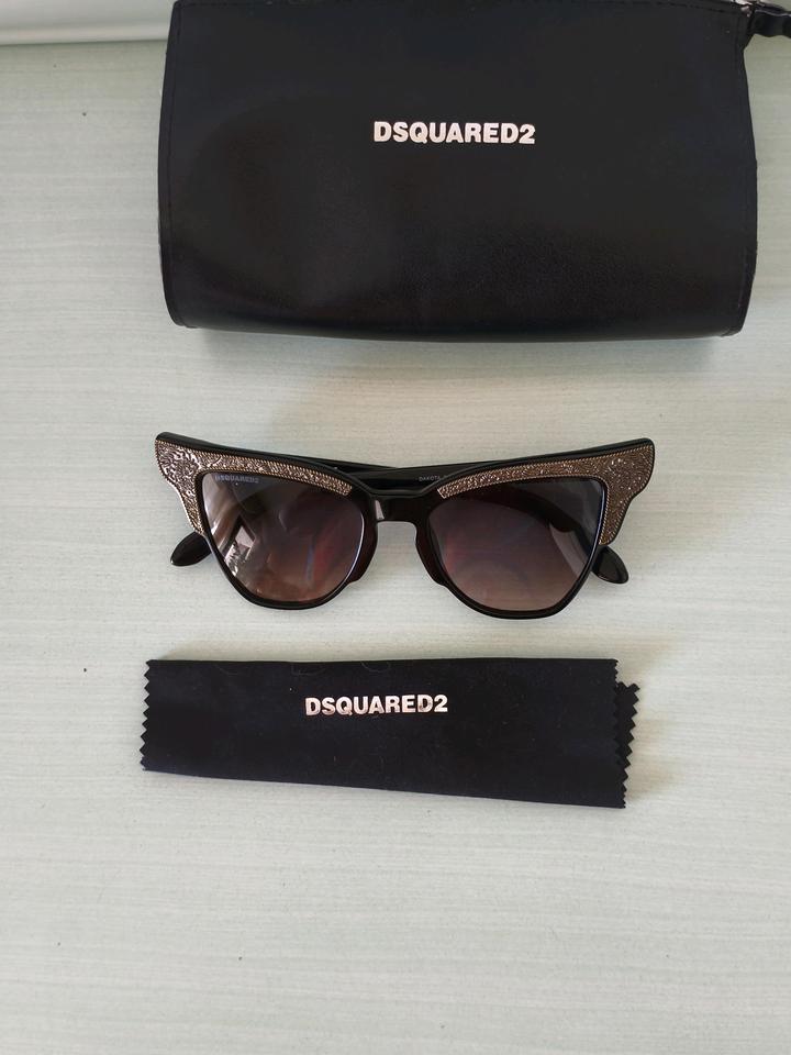 DSQUARED2
