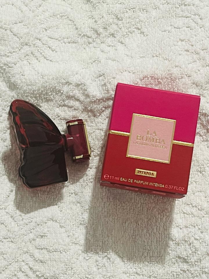 Миниатюра парфюма Carolina Herrera La Bomba Intensa. 11мл